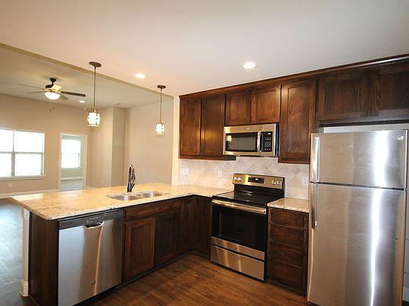 2nd image of 1325-1329 White Sand Dr