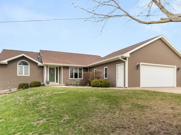 446 Fairview Dr, Madrid, IA 50156
