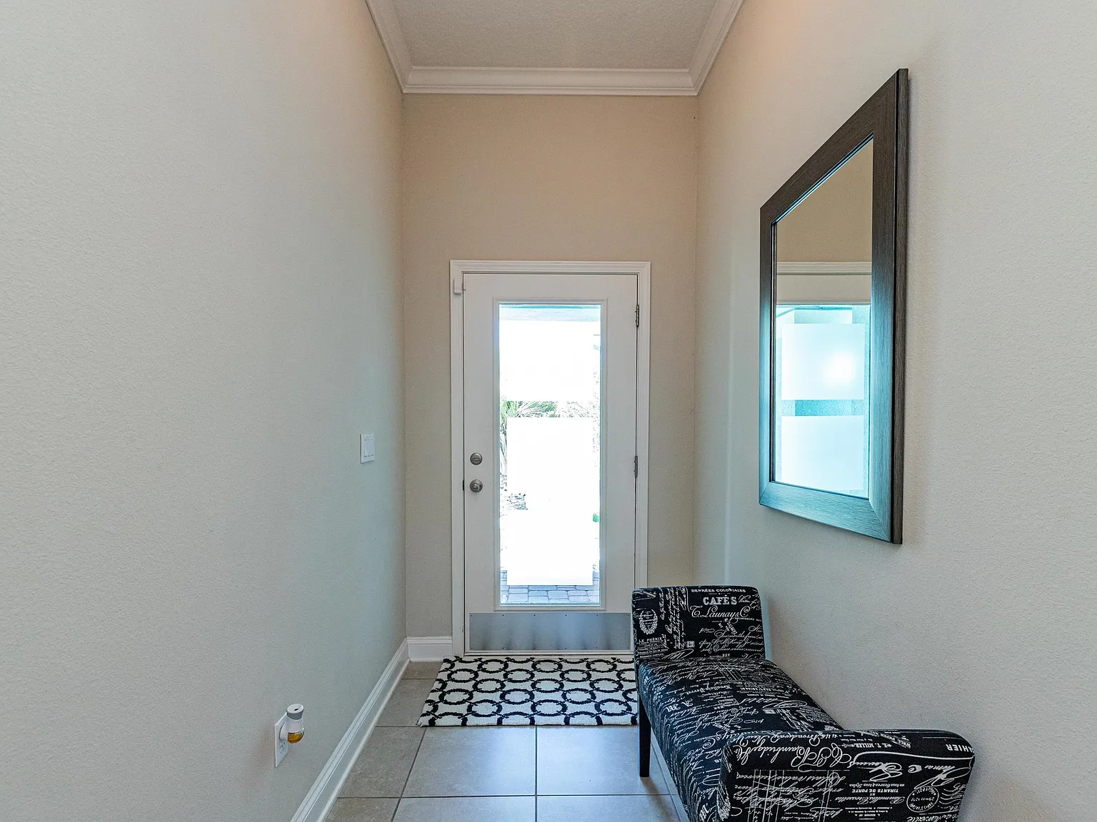 4 bed, 2.0 bath, 1913 sqft, $3,500 — Photo 4