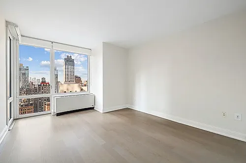 125 W 31st St Photo 1