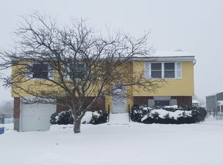 7144 Northview Dr, Lockport, NY 14094