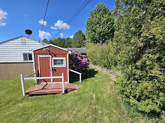 3rd image of 200 Lookout Dr