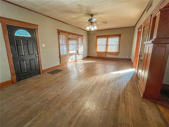 2nd image of 1013 McPherson St