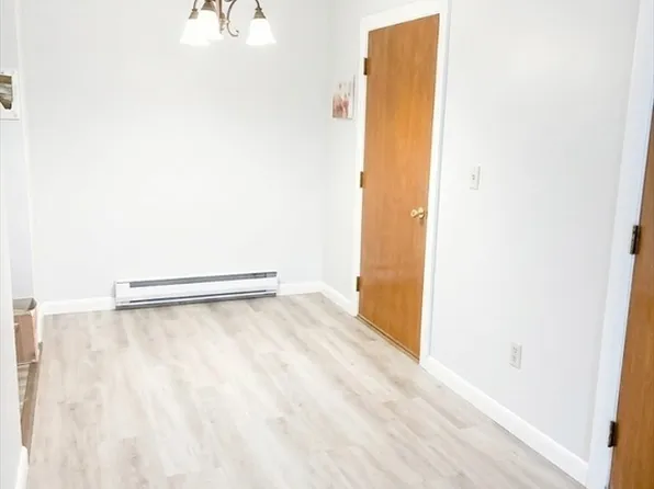 135 Winthrop St #1B, Framingham, MA 01702