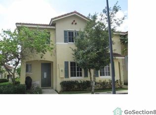 6050 SW 17th St, North Lauderdale, FL 33068
