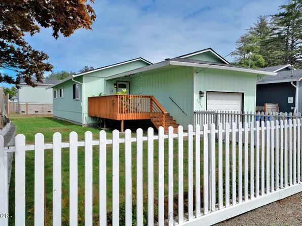1302 SW 63rd St, Lincoln City, OR 97367