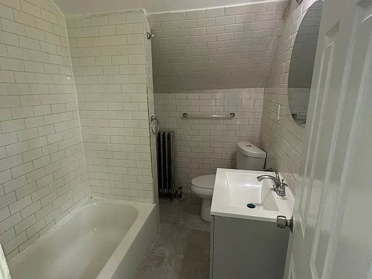 271 Seymour Ave #1 — Photo 4