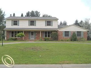 671 Bridgestone Dr photo 1