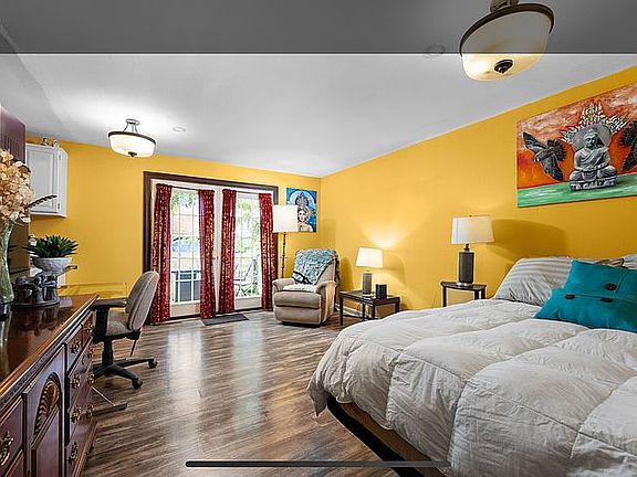 4th image of 726 Ashland Ave