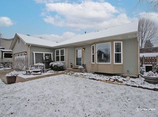 3610 Pebble Crk, McHenry, IL 60050