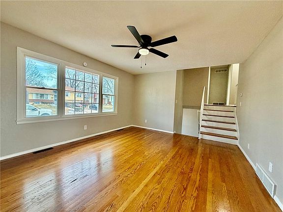 3rd image of 11718 Freemont Ave