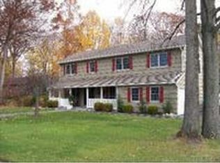 10 View Rd, Setauket, NY 11733
