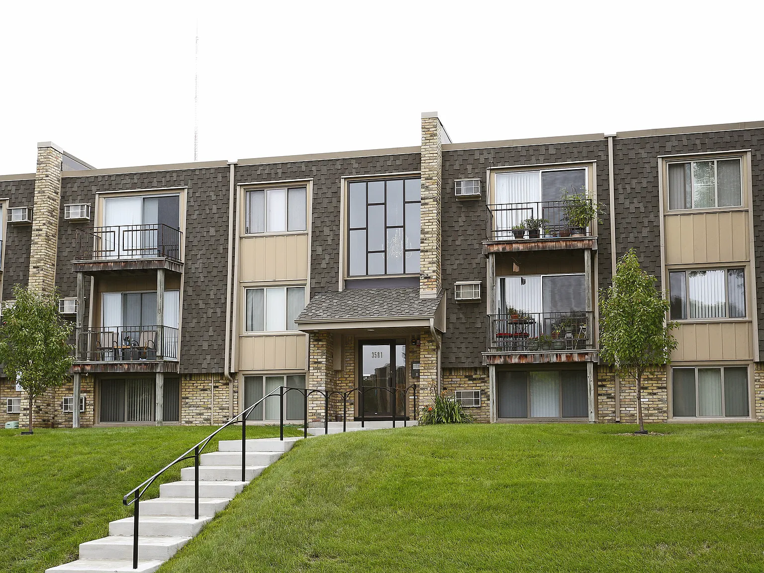 Midland Terrace — Photo 2