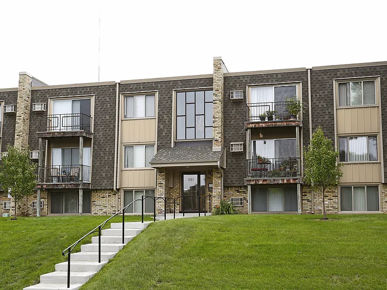 Midland Terrace — Photo 2