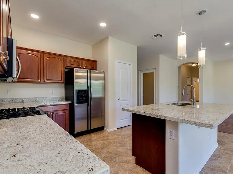 1306 E Birdland Dr — Photo 11