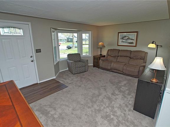 2nd image of 4860 Southwood Dr