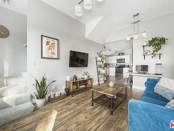 3rd image of 318 1/2 Parkman Ave