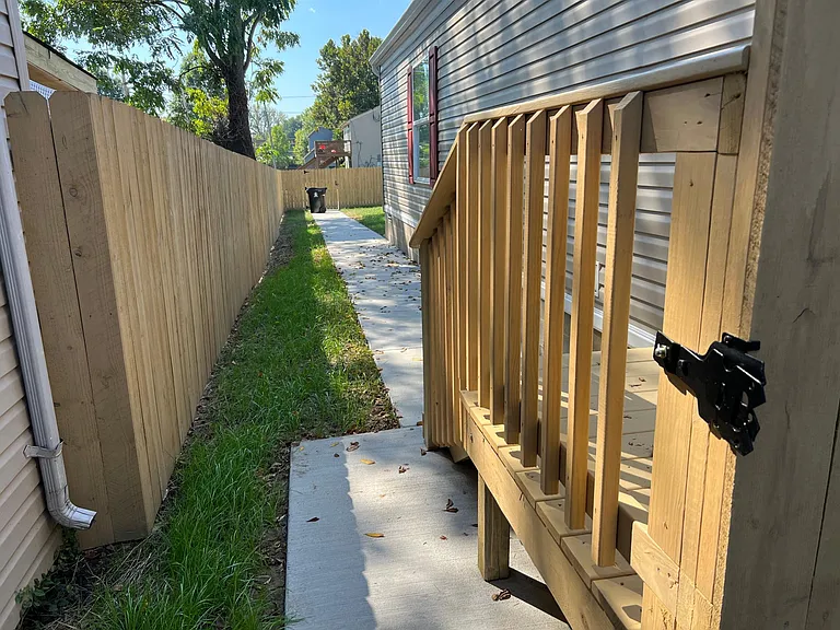 716 E Burnett Ave — Photo 11