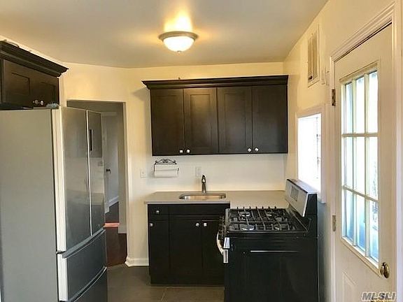 3rd image of 7934 257th St