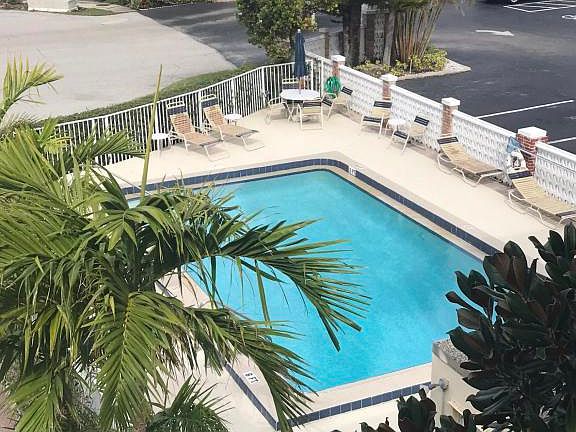 4th image of 124 Shore Ct APT 308