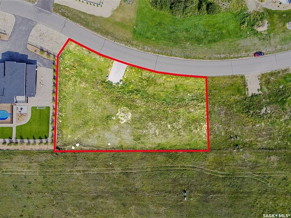 1st image of 212 Edgemont CRESCENT