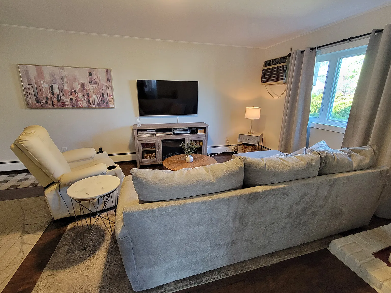 4 bed, 1.0 bath, $3,400 — Photo 2