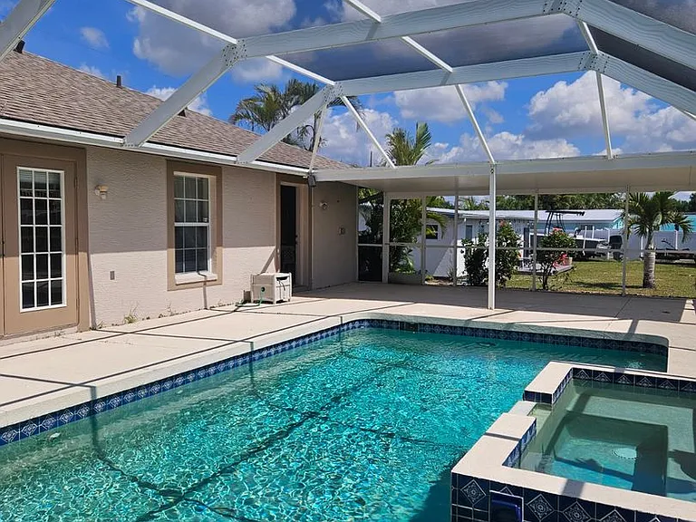 511 Palmetto Dr NE — Photo 33