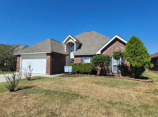 26427 Maplewood Dr, Denham Springs, LA 70726