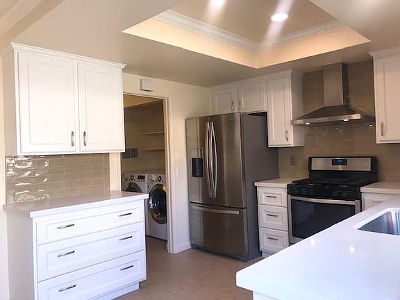 Recessed LED Lights, Stainless Steel Appliances