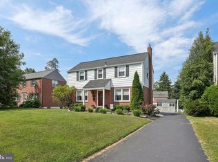 214 Pickwick Rd, Havertown, PA 19083