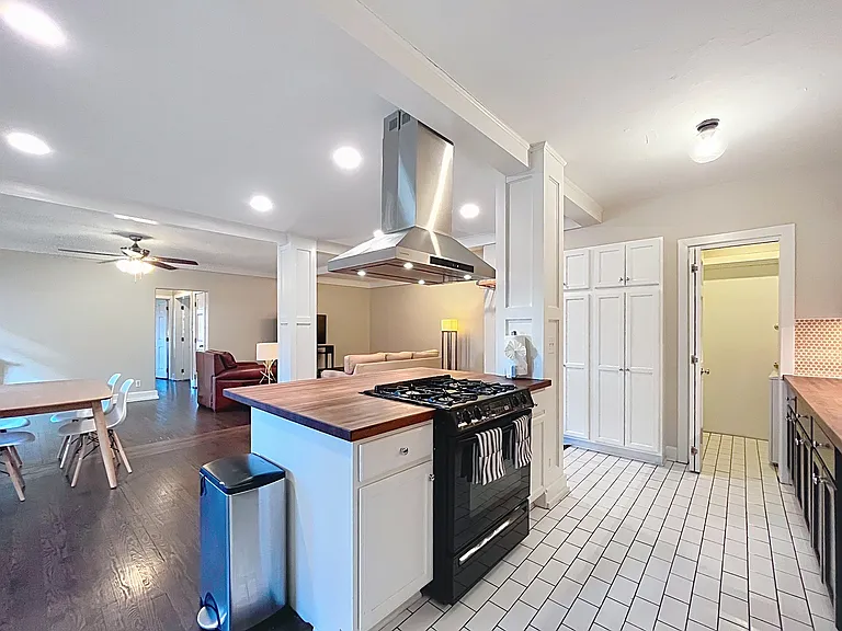2330 Euclid Heights Blvd #301 — Photo 22