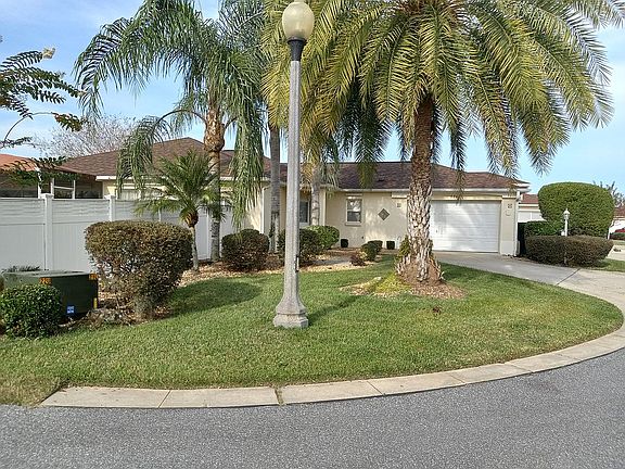 3rd image of 634 Concord Ct