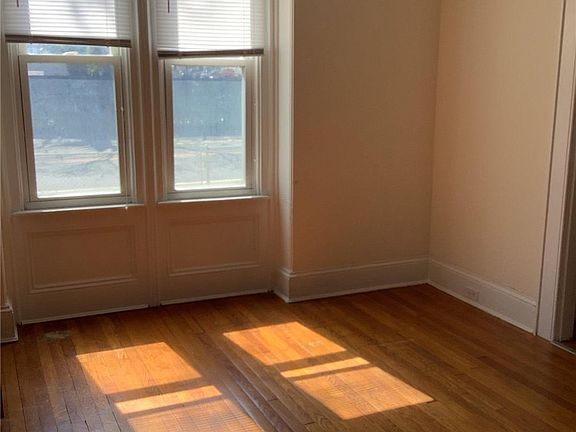 5th image of 1148 W Broadway