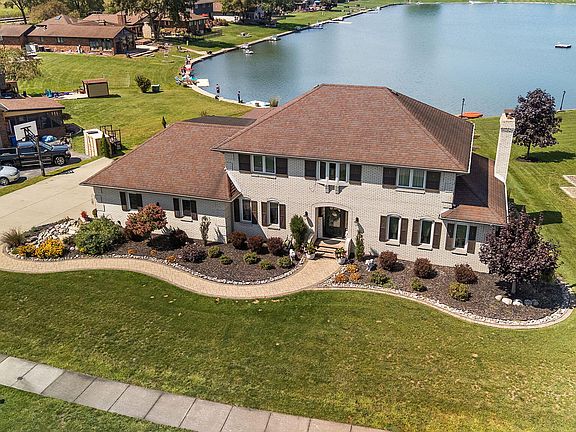 5th image of 3134 Lakeside Dr