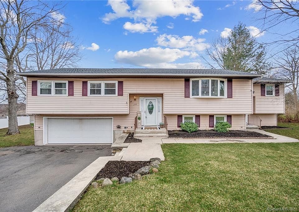 299 Evening Star Dr, Naugatuck, CT 06770 | Zillow