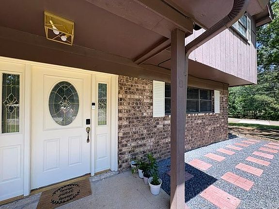 2nd image of 300 S Circle Dr
