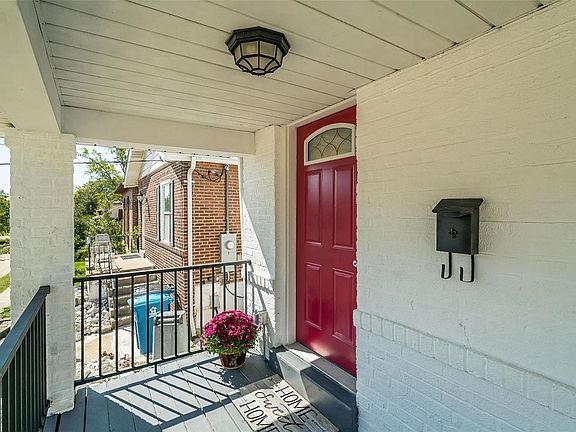 2nd image of 2035 Yale Ave