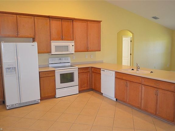 4th image of 124 NW 35th Ave