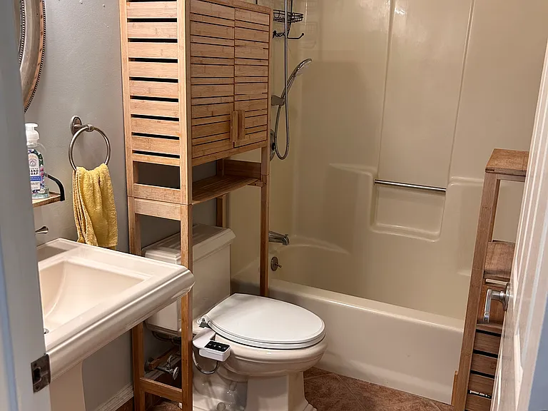 84 Tennis Plaza Rd #18 — Photo 3