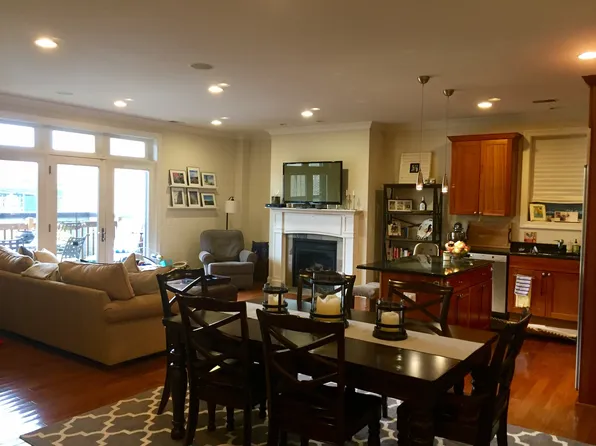 2757 N Lincoln Ave APT 205, Chicago, IL 60614