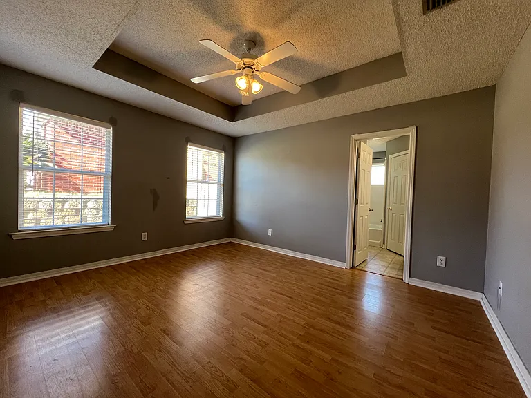8380 Jeptha Ct — Photo 9