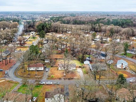 5th image of 524 Briarwood Cir