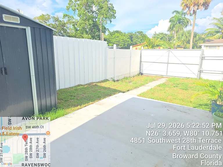 4901 SW 28th Ter — Photo 17