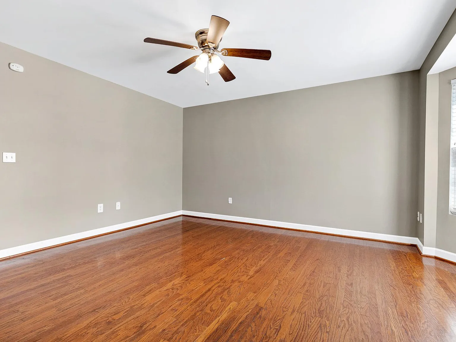 2 bed, 2.5 bath, 1156 sqft, $2,000 — Photo 4