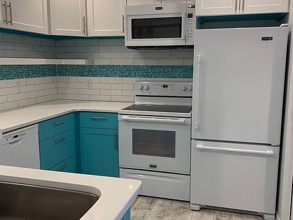 4th image of 38369 Bluebird Ln Unit 381