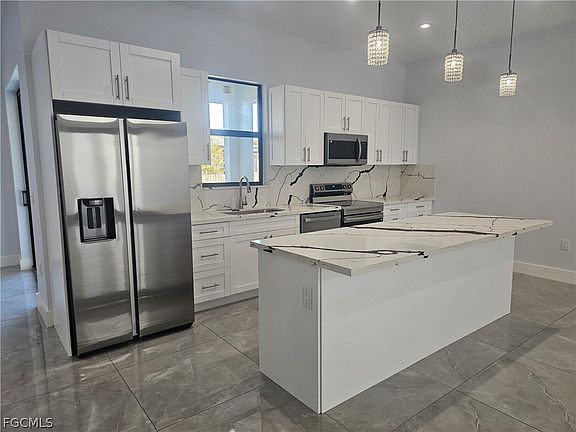 5th image of 9037 Cypress Dr S