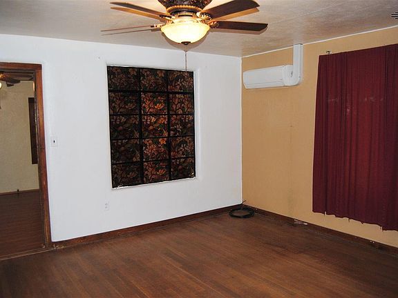 5th image of 202 Central St