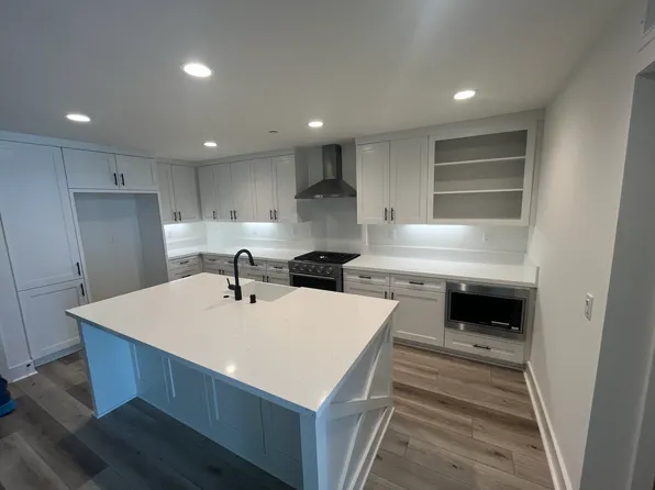 1200 Fox Point Ln, Encinitas, CA 92024