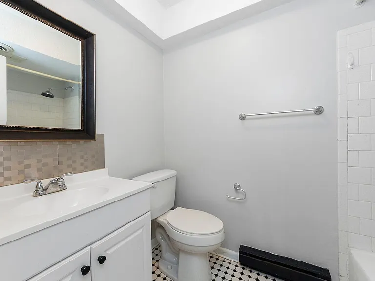 605 Presidential Blvd — Photo 12