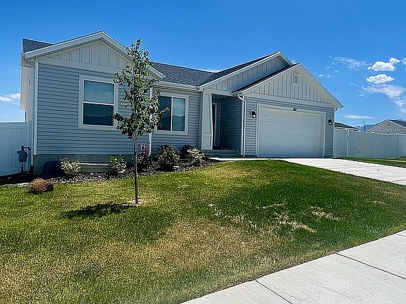 2nd image of 1167 W Wildflower Dr